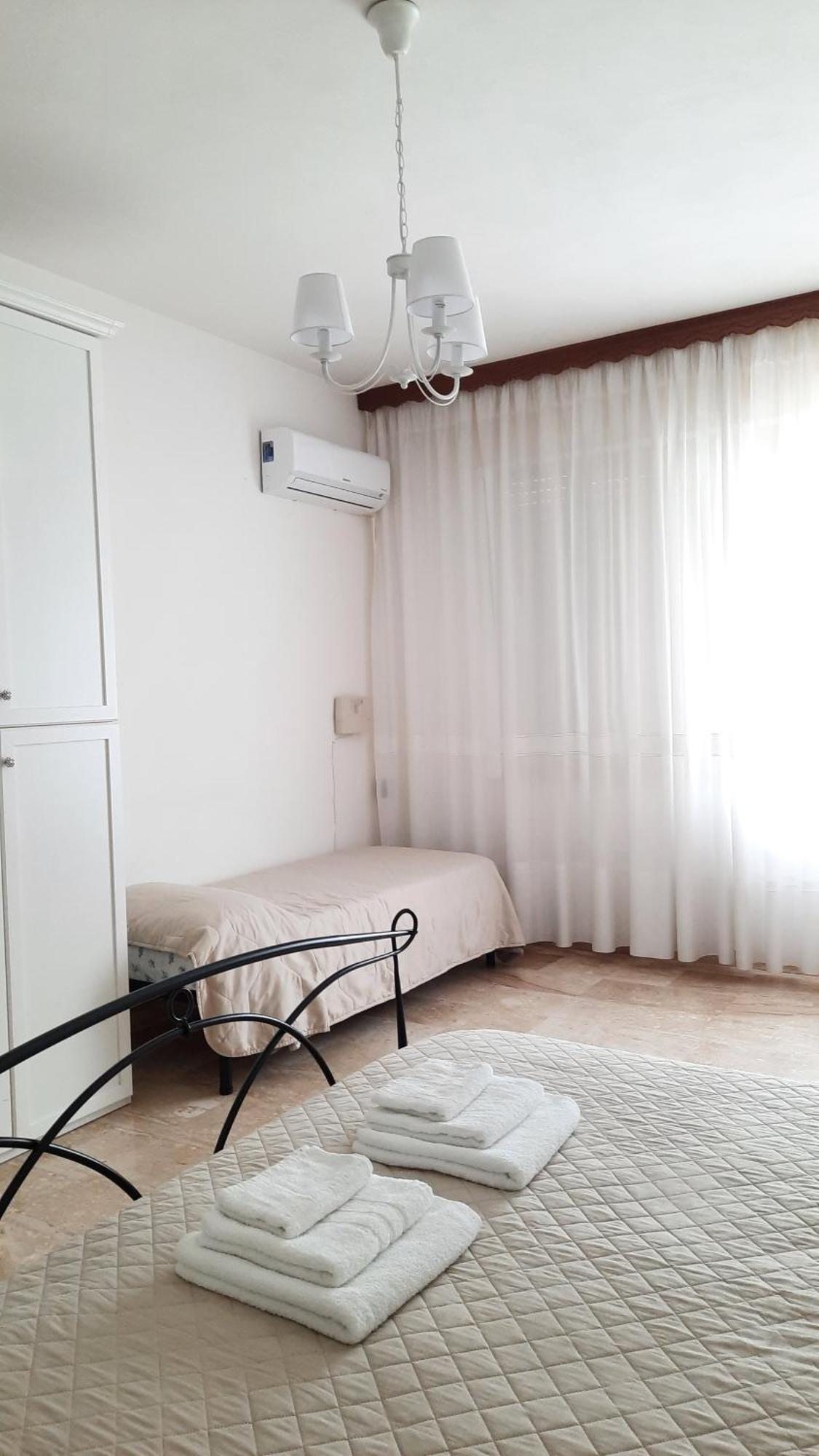 Domuspes Apartment Sedilo Екстериор снимка