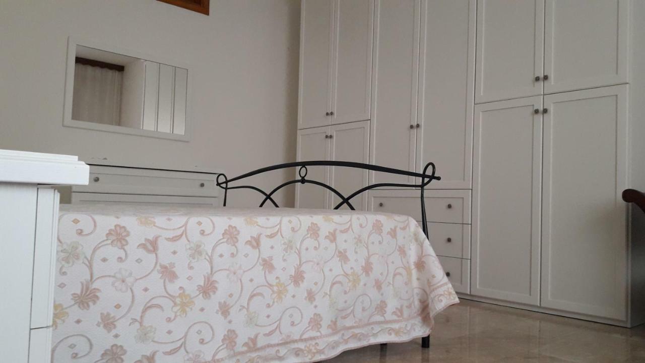 Domuspes Apartment Sedilo Екстериор снимка